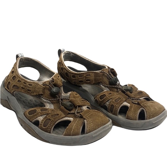 clarks waterproof sandals